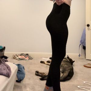 Black scrunched leggings